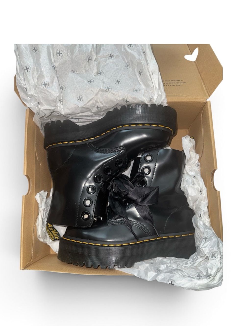 Molly Black Dr. Martens - Picture 3 of 8